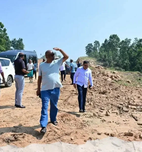 Hemant Soren inspects under-construction road in Bokaro district
